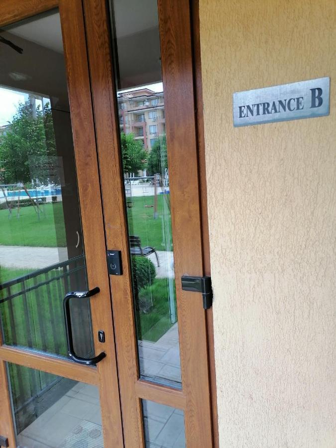Bright Studio With Parking & Pool Sveti Vlas Exterior foto