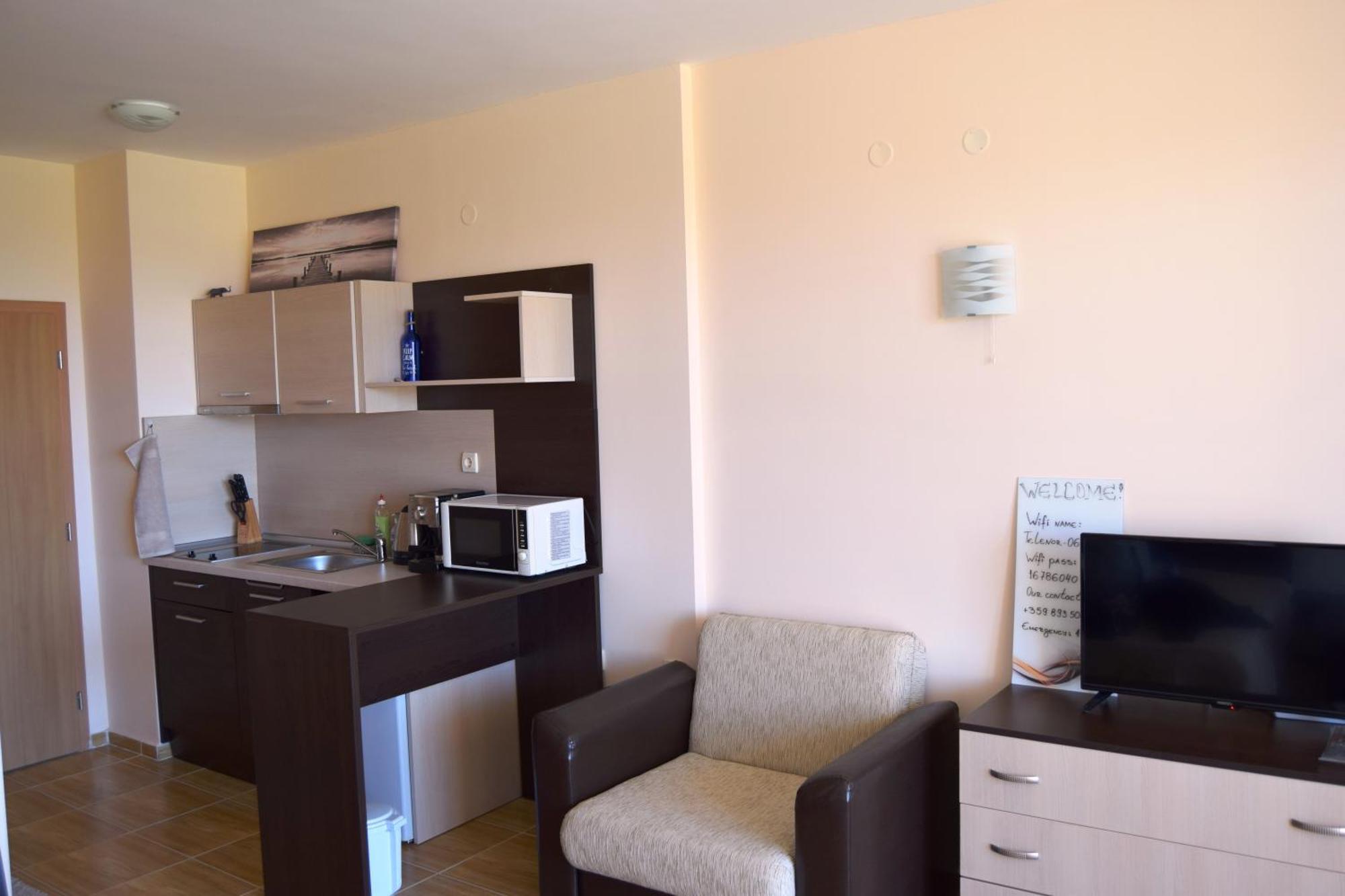 Bright Studio With Parking & Pool Sveti Vlas Exterior foto