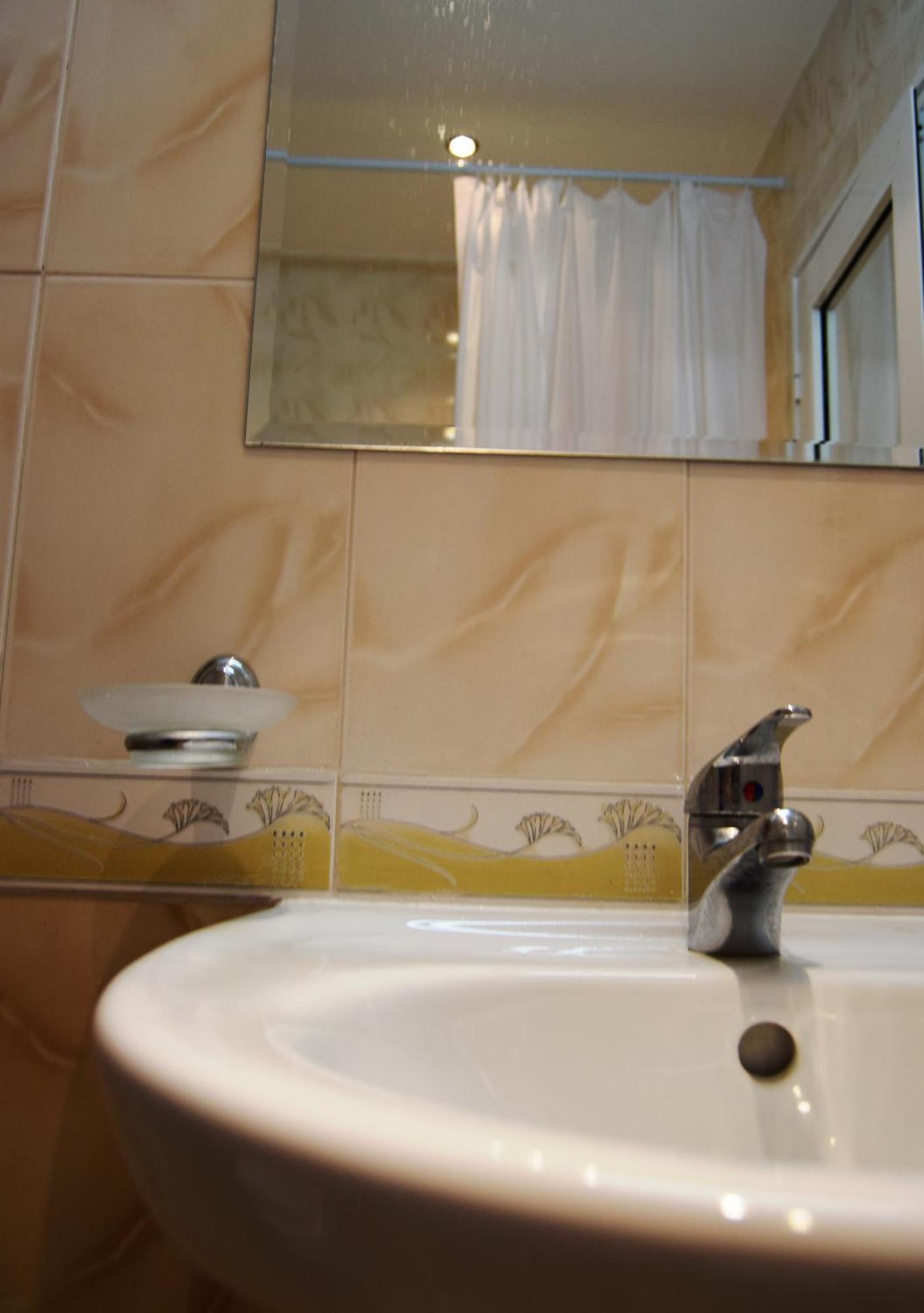 Bright Studio With Parking & Pool Sveti Vlas Exterior foto